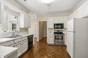 306 Greenview Cir, Greenville, SC 29609 - Photo 9