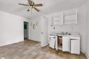 215 Truman St, Laurens, SC 29360 - Photo 13