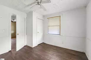 215 Truman St, Laurens, SC 29360 - Photo 17