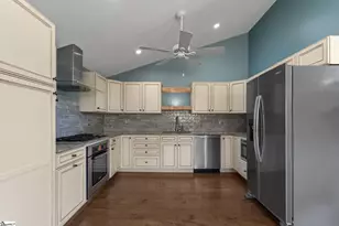 1440 Holly Springs Church Rd, Campobello, SC 29322 - Photo 3