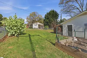 106 E Thompson St, Landrum, SC 29356 - Photo 13