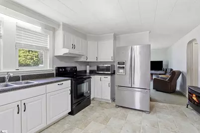 106 E Thompson Street, Landrum, SC 29356 - Photo 5