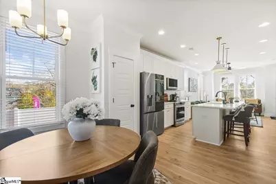 9 Hawthorne Lane #Unit 105, Greenville, SC 29615 - Photo 11