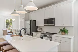 9 Hawthorne Ln, Greenville, SC 29605 - Photo 9