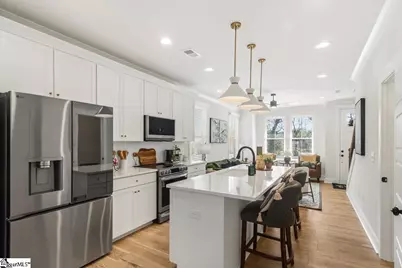 9 Hawthorne Lane #Unit 105, Greenville, SC 29615 - Photo 13