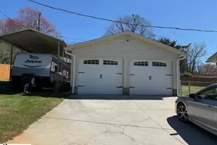 105 Furman View Dr, Greenville, SC 29609 - Photo 3