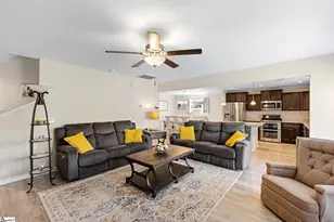 136 Frost Flower Wy, Fountain Inn, SC 29644 - Photo 5