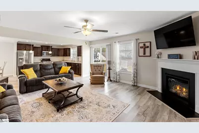 136 Frost Flower Way, Fountain Inn, SC 29644 - Photo 5