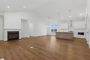 101 E C Ave, Easley, SC 29640 - Photo 5