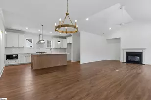 101 E C Ave, Easley, SC 29640 - Photo 9