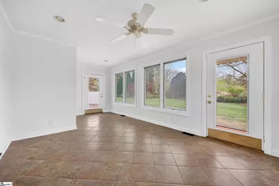 330 Lowndes Drive, Spartanburg, SC 29307 - Photo 9