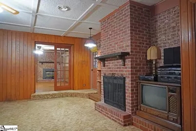 6 Woodlawn Drive, Ware Shoals, SC 29692 - Photo 9