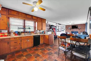 7703 Moorefield Memorial Hwy, Liberty, SC 29657 - Photo 9