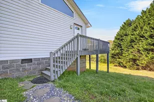 531 Everette Butler Dr, Inman, SC 29349 - Photo 3