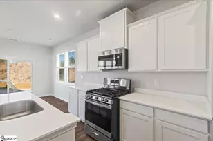 1837 Berkshire Ln, Spartanburg, SC 29303 - Photo 7