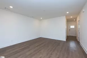 71 Mardale Ln, Greenville, SC 29609 - Photo 3