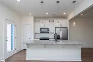 71 Mardale Ln, Greenville, SC 29609 - Photo 9