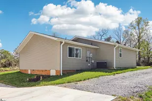 111 W Crawford St, Landrum, SC 29356 - Photo 23