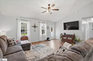 237 Upland View Dr, Boiling Springs, SC 29316 - Photo 3