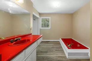 719 S Howard Ave, Landrum, SC 29356 - Photo 27