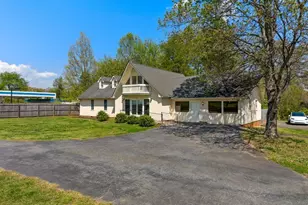 719 S Howard Ave, Landrum, SC 29356 - Photo 3