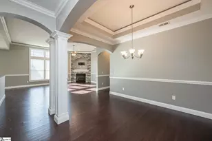 215 McCloud Ct, Spartanburg, SC 29301 - Photo 9