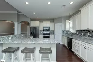 215 McCloud Ct, Spartanburg, SC 29301 - Photo 17