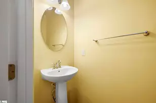 405 Sandusky Ln, Simpsonville, SC 29680 - Photo 9