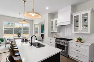 6910 Mountain View Rd, Taylors, SC 29687 - Photo 9