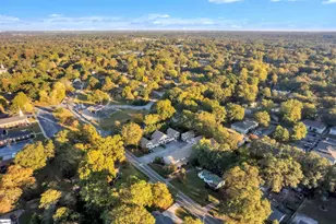 1122 E Lee Rd, Taylors, SC 29687 - Photo 5