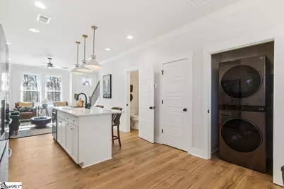 9 Hawthorne Lane #Unit 104, Greenville, SC 29615 - Photo 3