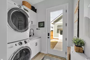 407 McKlee Dr, Travelers Rest, SC 29690 - Photo 13