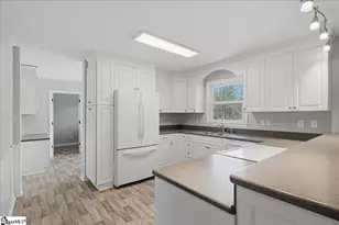 205 Coachman Dr, Simpsonville, SC 29681 - Photo 13