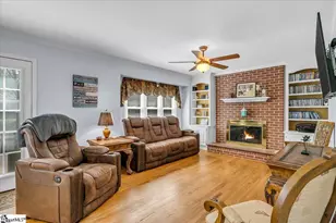 1300 Plantation Dr, Simpsonville, SC 29681 - Photo 11