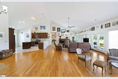 6735 Highway 357, Campobello, SC 29322 - Photo 13