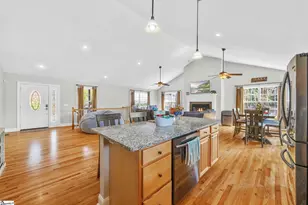 143 W Waters Edge Ln, West Union, SC 29696 - Photo 15