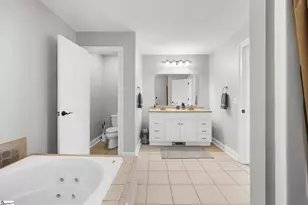 143 W Waters Edge Ln, West Union, SC 29696 - Photo 23