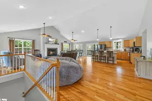 143 W Waters Edge Ln, West Union, SC 29696 - Photo 5