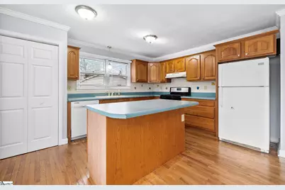 119 Sutton Drive, Taylors, SC 29687 - Photo 11