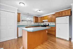 119 Sutton Dr, Taylors, SC 29687 - Photo 11