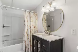 399 Meadowland Dr, Fountain Inn, SC 29644 - Photo 11