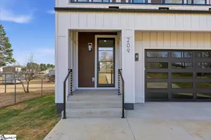 209 Springdale Ave, Greer, SC 29650 - Photo 3