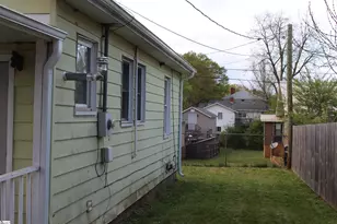 2510 E Brown St, Seneca, SC 29678 - Photo 9