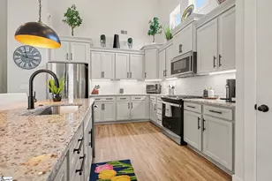 605 Sunwater Dr, Duncan, SC 29334 - Photo 5