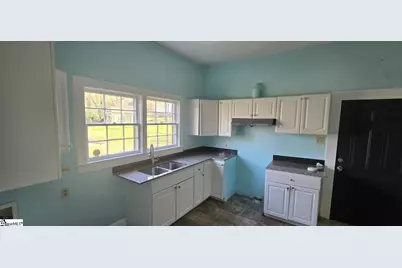 22 S 6th Street, Greenville, SC 29611 - Photo 9