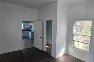 22 S 6th St, Greenville, SC 29611 - Photo 5