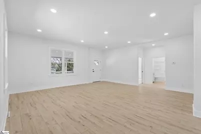 20 4th Avenue, Greenville, SC 29611 - Photo 9