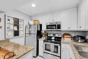925 Cleveland St, Greenville, SC 29601 - Photo 9