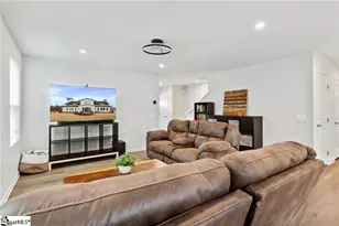 625 Batchomble Ln, Greenville, SC 29605 - Photo 5