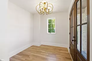 201 Rockwood Dr, Greenville, SC 29605 - Photo 5